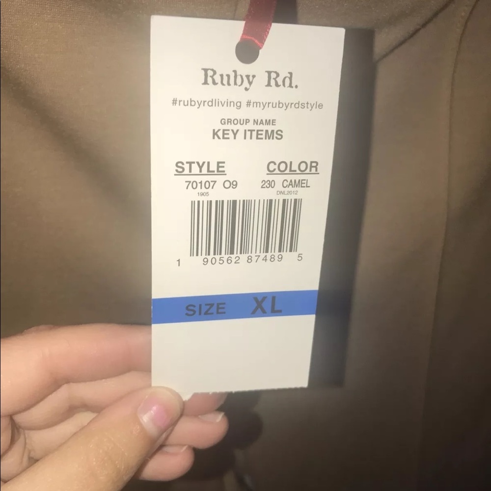 Capris - Picture 2 of 3